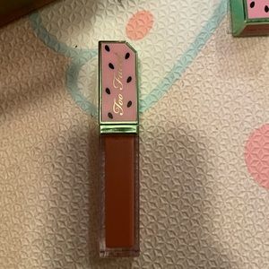Too faced lipgloss